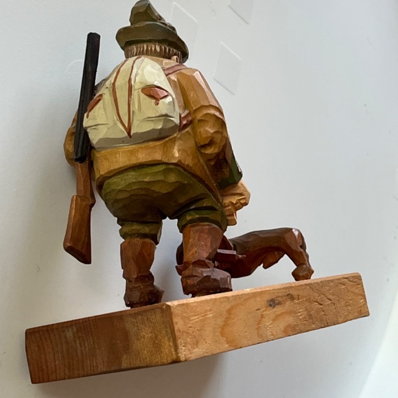 Vintage Germany painted wood carving Hunter w dachshund 🌭 Weiner dog w weiner - Picture 12 of 17